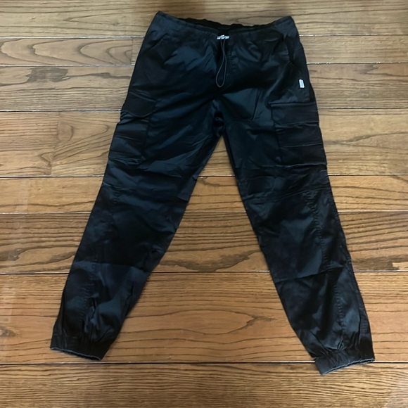 Jack & Jones mens JJIGORDON JUROSS CARGO AKM
BLACK Cargo Pants - Picture 6 of 16